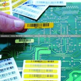 CÁCH CHỌN TEM NHÃN VÀ MỰC IN CHO THIẾT BỊ CƠ KHÍ TRONG MÔI TRƯỜNG CÔNG NGHIỆP